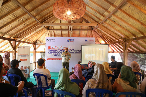 BRI menggelar program Pemberdayaan Purna Pekerja Migran Indonesia untuk mantan pekerja migran Desa Loyok, Kecamatan Sikur, Kabupaten Lombok Timur. Foto: Dok. BRI