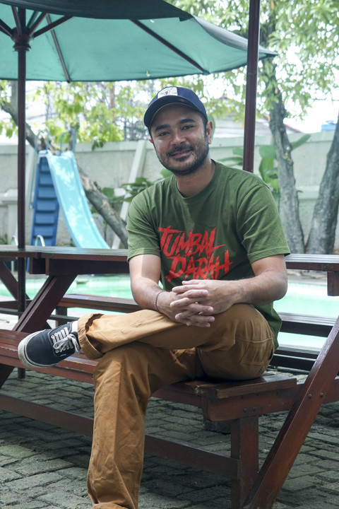 Marthino Lio pemeran film Tumbal Darah saat berkunjung ke kumparan pada Selasa (7/10/2025). Foto: Syawal Febrian Darisman/kumparan