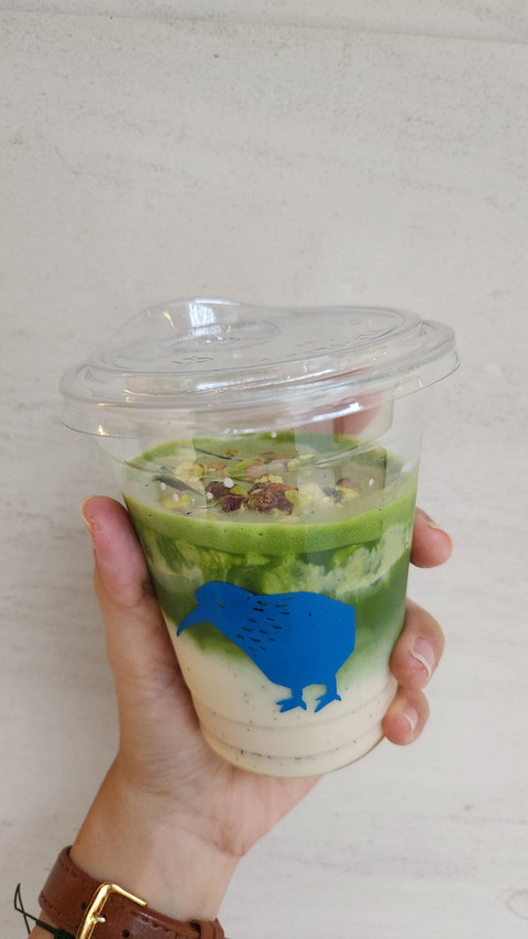 Pistachio matcha di Natsuka kafe di Urban Forest Cipete, Jakarta Selatan. Foto: Azalia Amadea/Kumparan