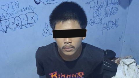 Hafidz , pelaku penusukan terhadap ojol di Johar Baru, Jakarta Pusat, saat ditangkap polisi.  Foto: Dok. Istimewa