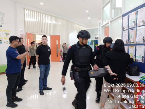 Pengecekan ke sekolah North Jakarta Intercultural School di Kelapa Gading yang menerima ancaman bom. Foto: Dok. Istimewa