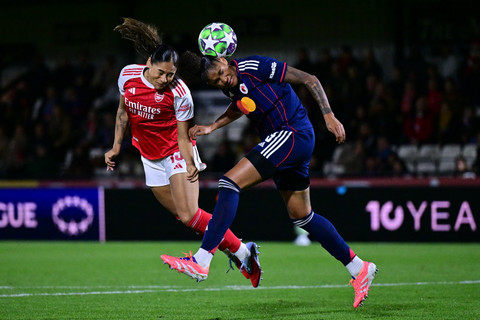 Arsenal melawan OL Lyonnes di pekan perdana Liga Champions Wanita 2025/26. Foto: AFP/Ben Stansall