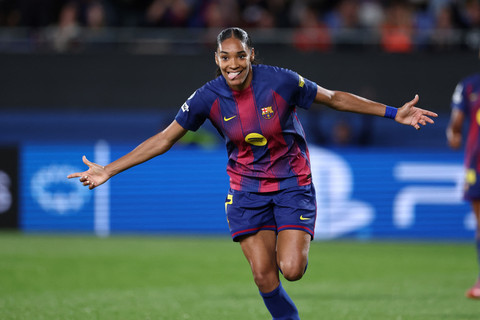 Salma Paraluello membawa Barcelona menang di laga perdana Liga Champions Wanita 2025/26. Foto: AFP/Josep Lago