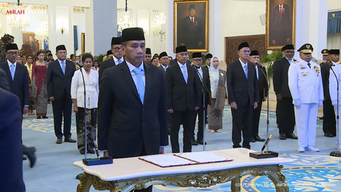 Wamendagri Akhmad Wiyagus saat dilantik Presiden Prabowo Subianto di Istana Negara, Jakarta, Rabu (8/10/2025). Foto: Youtube/Sekretariat Presiden