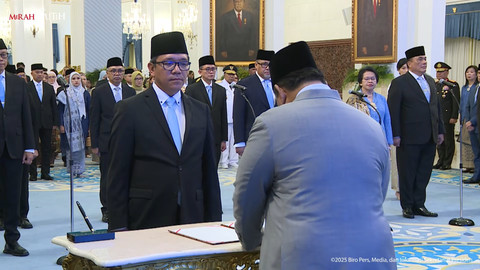 Dubes RI untuk Qatar Syahda Guruh Langkah Samudera saat pelantikan Duta Besar (Dubes) di Istana Negara, Jakarta, Rabu (8/10/2025). Foto: Youtube/Sekretariat Presiden
