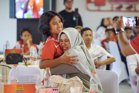 Afiqa Dewi Humaira asal Kabupaten Bogor, Jawa Barat dari U-11 Putri sukses mendapatkan Djarum Beasiswa Bulutangkis.
 Foto: PB Djarum