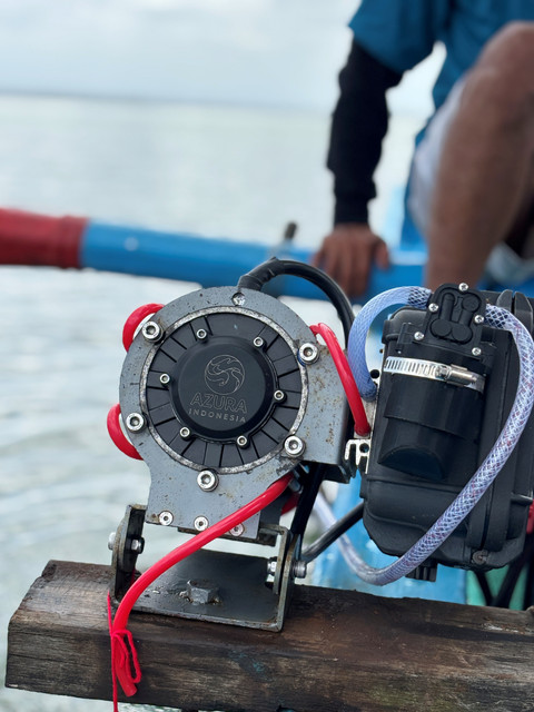 Mesin listrik untuk nelayan buatan Azura Indonesia. Foto: Ema Fitriyani/kumparan