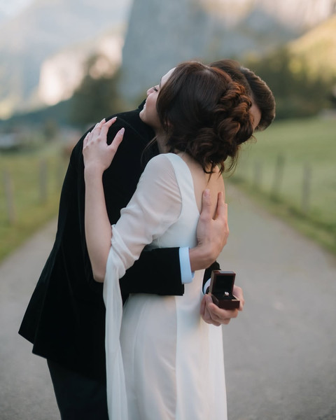 Lamaran Syifa Hadju dan El Rumi. Foto: Instagram @syifahadju