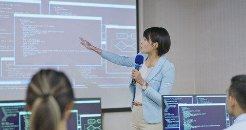 Ilustrasi dosen dan mahasiswa. Foto: aslysun/Shuttterstock