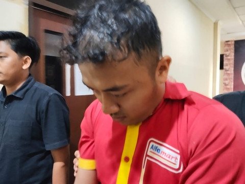 Tampang pelaku pembunuhan DO, pegawai minimarket yang jasadnya ditemukan di aliran Sungai Citarum Desa Curug, Kecamatan Klari, Karawang. Foto: kumparan