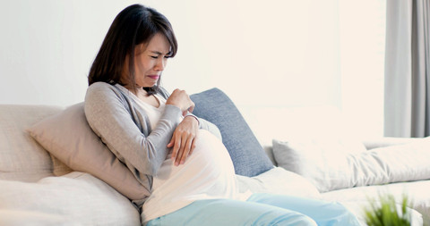 Ilustrasi ibu hamil mengalami depresi. Foto: aslysun/Shuttterstock