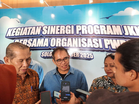 Direktur Kepesertaan BPJS Kesehatan, David Bangun (tengah) pada Sinergi Program JKN Bersama Persatuan Wredatama Republik Indonesia (PWRI) di Kota Surakarta, Rabu (9/10). Foto: Dok. BPJS Kesehatan