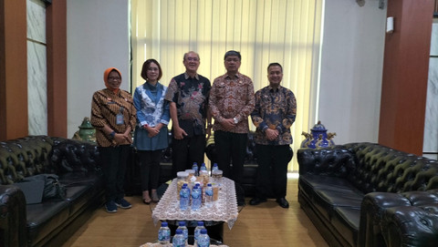 Foto bersama dalam rapat koordinasi yang digelar Kanwil Kemenkum Kalbar. Foto: Dok. Kanwil Kemenkum Kalbar