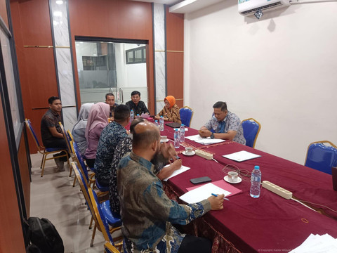 Rapat harmonisasi Raperbup Sambas tentang Mal Pelayanan Publik. Foto: Dok. Kanwil Kemenkum Kalbar