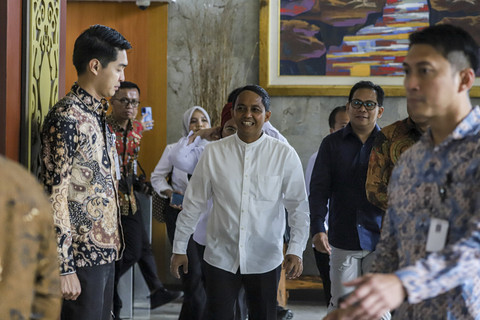 Sekjen PSI Raja Juli Antoni menyampaikan keterangan pers terkait pengesahan kepengurusan PSI periode 2025-2030 di Kementerian Hukum, Jakarta, Jumat (10/10/2025). Foto: Darryl Ramadhan/kumparan
