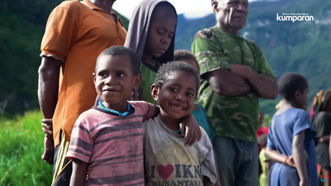 Potret anak-anak di Distrik Korupun, Papua Pegunungan. Foto: Youtube/kumparan