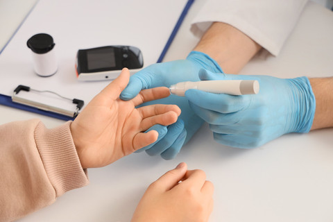 Ilustrasi menderita diabetes. Foto: Pixel-Shot/Shutterstock