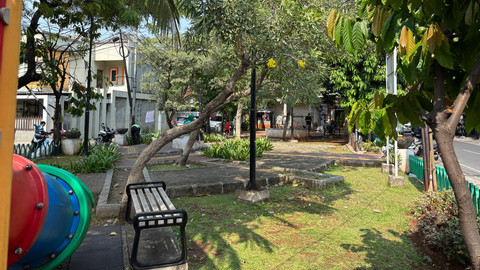 Suasana di Taman Joglo di Kompleks DKI Joglo, Jakarta Barat pada Sabtu pagi (11/10). Foto: Amira/kumparan