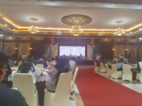 Pemaparan materi oleh narasumber dalam kegiatan Sosialisasi 'Urgensi Perlindungan Saksi dan Korban dalam Upaya Penanggulangan Tindak Pidana' di Pendopo Gubernur Kalbar, Jumat, 10 Oktober 2025. Foto: Dok. Hi!Pontianak