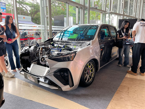 Modifikasi Isuzu D-Max milik Allen di pameran IMX 2025. Foto: Syahrul Ghiffari/kumparan