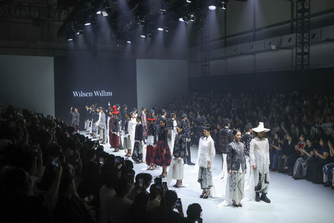 Koleksi Wilsen Willim di hari kedelapan Plaza Indonesia Fashion Week, Jakarta, Minggu (5/10/2025). Foto: Plaza Indonesia Fashion Week