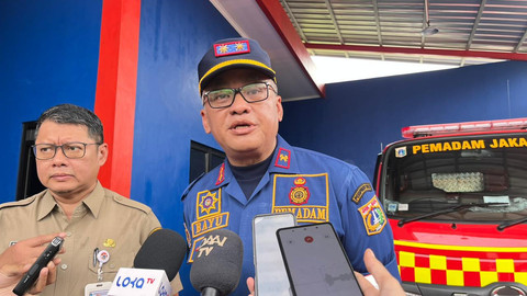 Kepala Dinas Gulkarmat DKI Jakarta Bayu Meghantara saat ditemui di Pos Pemadam Kebayoran Lama Utara, Jakarta Selatan, Senin (13/10/2025). Foto: Nasywa Athifah/kumparan