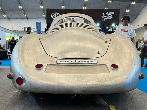 Mobil replika Porsche 64 Berlin-Rome di pameran Indonesia Modification and Lifestyle Expo (IMX) 2025. Foto: Alvian Yoga Yulianto/kumparan