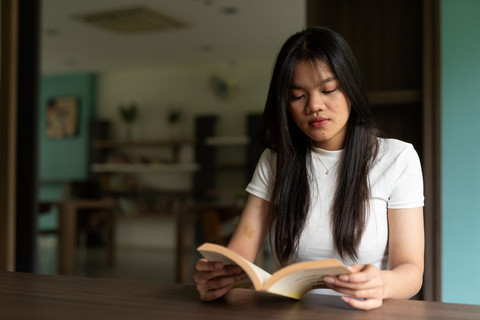 Ramalan tantangan zodiak Scorpio bulan Desember 2025.  Foto: Shutterstock