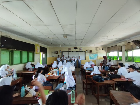 Presentasi rancangan proposal tentang makanan-makanan nusantara. Sumber: Dokumentasi Penulis