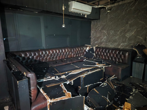 Radar Space Kitchen Bar and lounge di Jalan Yos Sudarso, Garuntang, Kecamatan Bumi Waras, Kota Bandar Lampung, kebakaran. | Foto: Dok Damkar Bandar Lampung