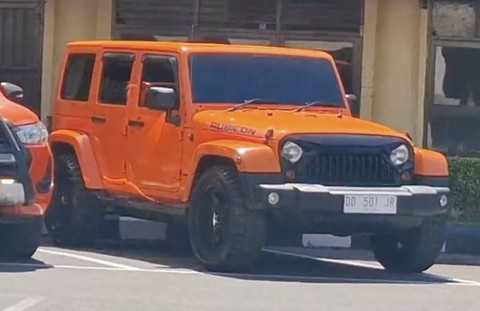 Tangkapan layar video yang memperlihatkan mobil Rubicon di Polrestabes Makassar. Dok: Ist.