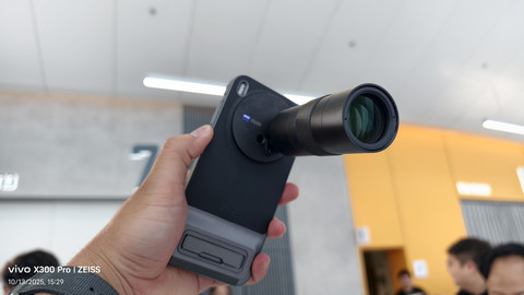 Vivo X300 Series dengan Photography Kit. Foto: Ahmad Romadoni/kumparan