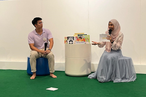 Co-Founder Learning Time, Darien Suria B.Sc, Child Psychology dan Professional Storyteller Kanya Cittasara menghadiri acara Learning Time di MOJA Museum, Sabtu (11/10/2025). Foto: Nabilla Fatiara/kumparan