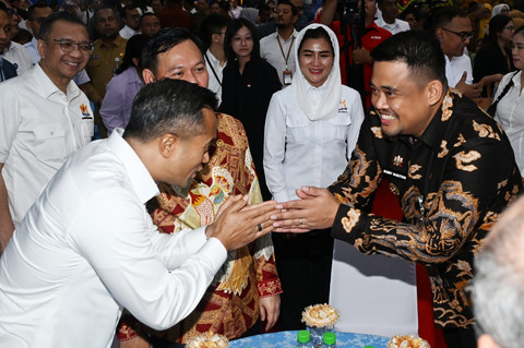 Gubernur Sumut Bobby Nasution, Ketua DPD RI Sultan Bachtiar Najamudin, dan Ketua Kadin Anindya Bakrie pada pembukaan Kadin Fest 2025 Sumut di Gedung Serbaguna Pekan Raya Sumatera Utara (PRSU) Tapiandaya, Jalan Gatot Subroto Medan, Senin (13/10/2025). Foto: Dok. Istimewa