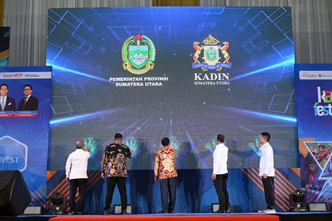 Gubernur Sumut Bobby Nasution, Ketua DPD RI Sultan Bachtiar Najamudin, dan Ketua Kadin Anindya Bakrie pada pembukaan Kadin Fest 2025 Sumut di Gedung Serbaguna Pekan Raya Sumatera Utara (PRSU) Tapiandaya, Jalan Gatot Subroto Medan, Senin (13/10/2025). Foto: Dok. Istimewa