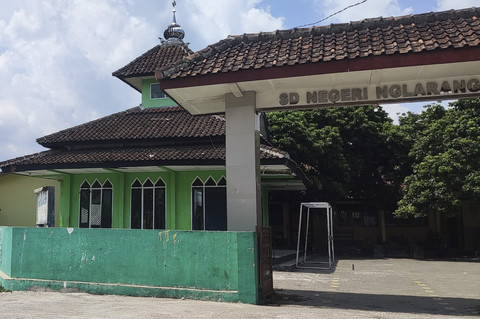 Potret SDN Nglarang di Mlati, Kabupaten Sleman yang terdampak tol Yogya-Solo. Foto: Arfiansyah Panji Purnandaru/kumparan