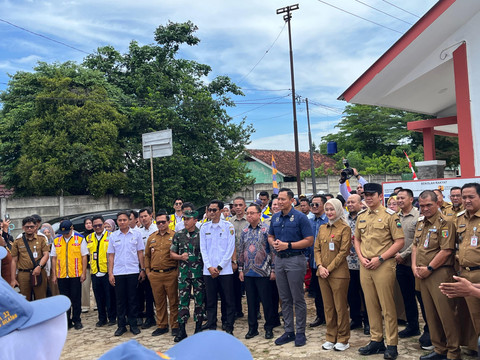 Menteri Koordinator Bidang Infrastruktur dan Pembangunan Kewilayahan, Agus Harimurti Yudhoyono (AHY, bersam Wakil Gubernur Lampung, Jihan Nurlela dan Bupa Lampung Selatan, Radityo Egi Pratama saat meninjau SRMA 32 Lampung Selatan | Foto : Eka Febriani / Lampung Geh