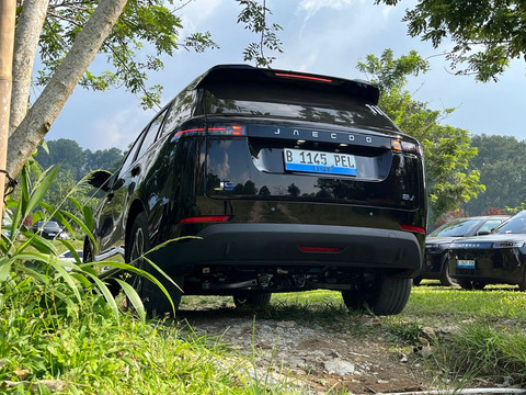 Media test drive Jaecoo J5 EV ke Bogor, Rabu (14/10/2025). Foto: Syahrul Ghiffari/kumparan