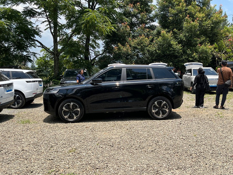 Media test drive Jaecoo J5 EV ke Bogor, Rabu (14/10/2025). Foto: Syahrul Ghiffari/kumparan