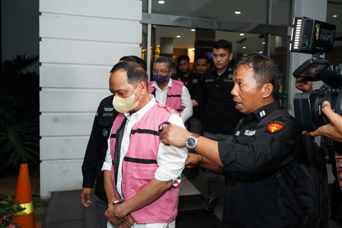 Dua Kepala BPN Sumut dan Deli Serdang ditahan atas dugaan korupsi, Medan, Selasa (14/10/2025). Foto: Kejati Sumut