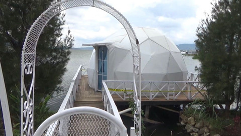 Suasana Glamping Lakeside di Alahan Panjang, Solok, Sumbar. Foto: Dok. Istimewa