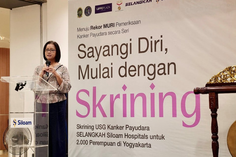Gusti Kanjeng Ratu Mangkubumi memberikan sambutan dalam program Rekor MURI Skrining USG Kanker Payudara. Foto: Dok. Istimewa