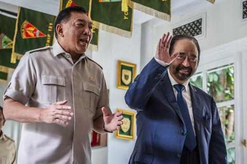 Sjafrie Sjamsoeddin bersama Surya Paloh di Kemhan, Jakarta, Rabu (15/10/2025). Foto: Bayu Pratama S/ANTARA FOTO