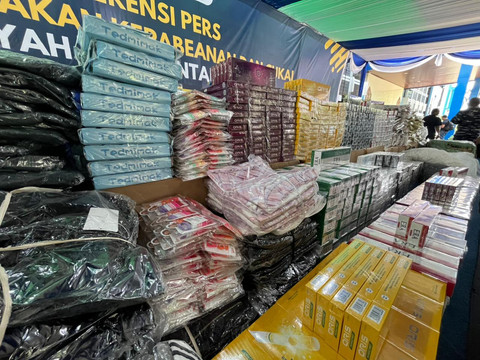 Barang-barang selundupan yang diamankan Bea Cukai Kalbar. Foto: Rabiansyah/Hi!Pontianak