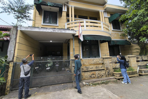 Suasana rumah diduga tempat penyekapan dan penyiksaan 3 pria di Pondok Aren, Tangsel. Foto: Dok. kumparan