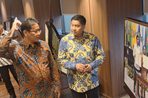 Menteri PKP Maruarar Sirait dan Menteri Keuangan Purbaya Yudhi Sadewa di Kantor Kementerian PKP, Jakarta Pusat, Rabu (15/10/2025). Foto: Argya Maheswara/kumparan
