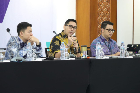 Kepala Pusdatin Kemendagri Muhammad Valiandra (tengah). Foto: Kemendagri RI