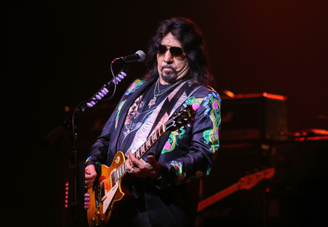 Ace Frehley saat tampil Huntington, Amerika. Foto:  Debby Wong/Shutterstock. 