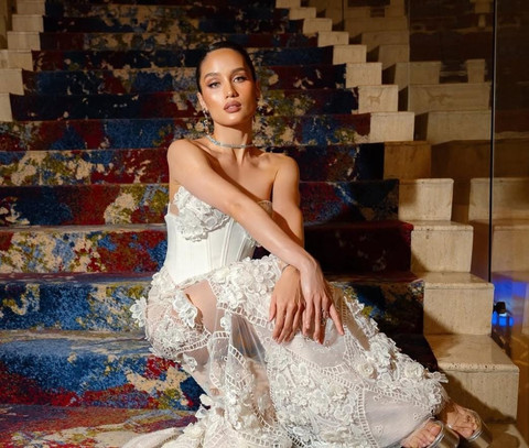 Gaya Cinta Laura di Exquisite Awards 2025. Foto: Instagram @claurakiehl