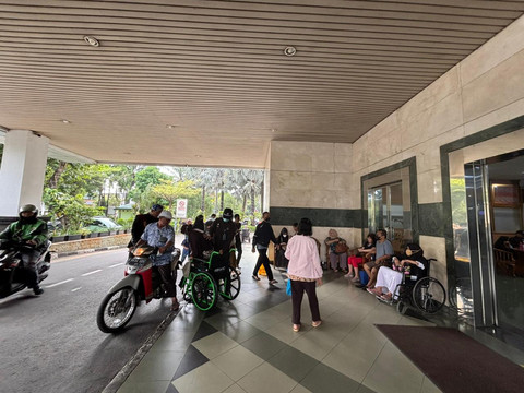 Suasana lobby RSUD Cengkareng, Jakarta, Sabtu (18/10).  Foto: Amira Nada Fauziyyah/kumparan